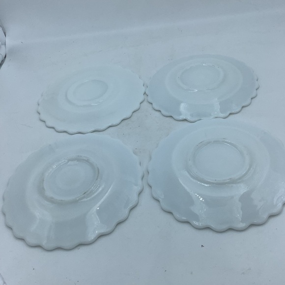 Four White Hobnail Cups and Saucers - Picture 9 of 11